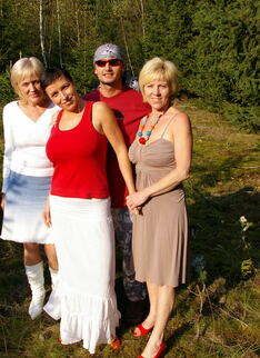 A Wild Mature Sexparty In The Forest Gets Hot