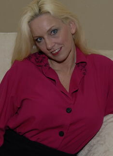 Horny Mature Blonde Loves To Suck Loads Of Black Dick