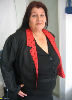 Big Titted Maria Is Obe Horny Mature Slut Who Loves To Play With Herself