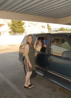 This Mature Slut Gets Fisted In A Driving Car