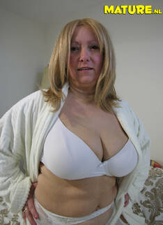Big Titted Housewife Showing Her Goodies