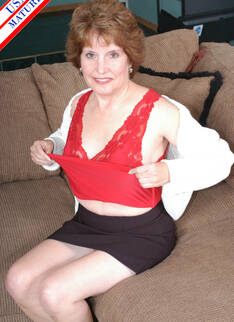 This Kinky Housewife Just Loves A Big Black Cock