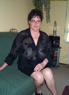 This Big Titted Mature Slut Loves Playing With Herself