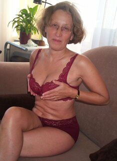 This Older Slut Loves To Show Off Her Body