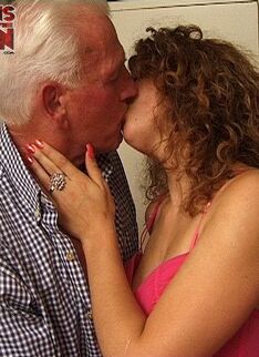 This Teen Loves All Old Men