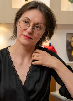 Mature.nl - Skinny mature Barabara masturbates at home