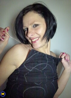 Mature.nl - Sophie Land is a skinny French MILF that loves to get fucked