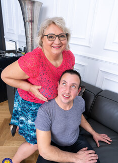 Mature.nl - Curvy Big breasted and big booty Grandma Babet gets fucked!