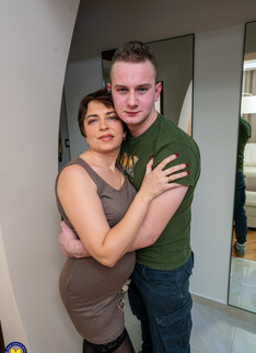 Mature.nl - Mature Mom Has Anal Sex With a ToyBoy