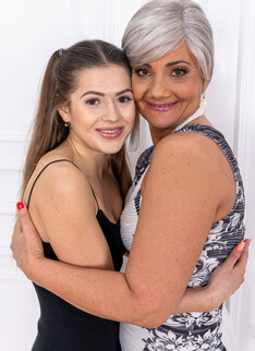 Mature.nl - MILF Arwen has an affair with her hot teeny stepdaughter Serina Gomez