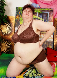 Mature.nl - Mature BBW Mileva gets her fat unshaved pussy pounded by her toyboy