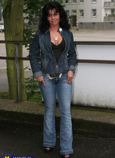 Hot MILF Gabriela came to our public casting and gave us way more than we anticipated