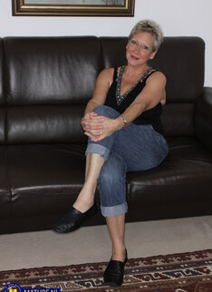 Angie is a big tit granny amateur swinger from Germany with a love for cocks and fucking