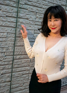 Japanese MILF Ayana has an affair and gets a asian creampie!