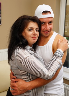 This curvy mom loves to fuck her lover on the couch