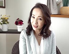 H057g01 Fifty Mature Woman With A Neat Atmosphere Is The First Av! Big Breasts Shake On A Slim Body!
