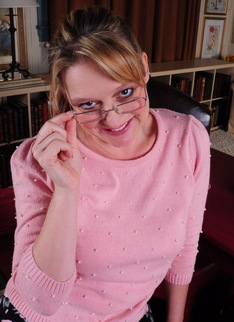 Horny American housewife playing with herself