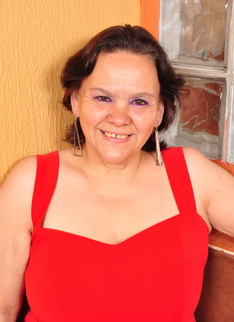 This naughty Latin housewife loves to play with herself