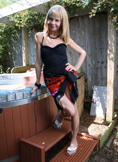 British housewife getting wet in the hottub