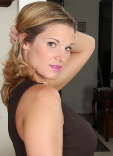 Hot American MILF showing off her rocking body