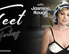Hot MILF Jasmine Rouge shows her beautiful feet