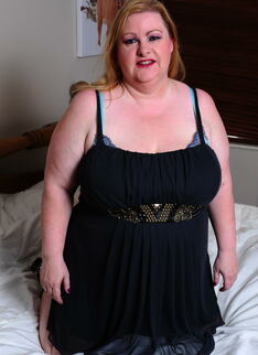 This Big Mama With Her Huge Tits Is Horny As Hell