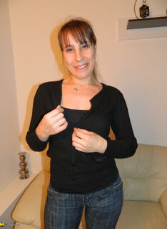 Naughty Mom Playing On The Couch With Her Pussy