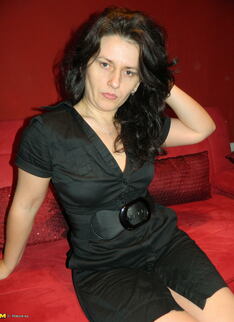 This Brunette Housewife Loves Playing With Her Pussy
