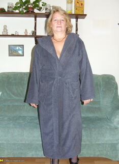 Mature Slut Cutting Up Her Clothes And Getting Naked
