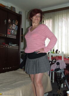 Naughty Mature Rosie Is Showing Off Her Stuff
