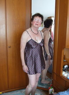 Check Out Mature Barbara Who Loves To Get Naked