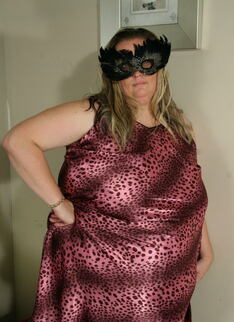 Big Masked Mama Getting Ready To Be Kinky
