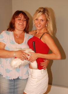 Hot Blonde Babe Doing A Chubby Mature Lesbian