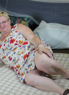 Chubby Housewife Getting Ready To Squirm