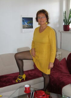 Hairy Amateur Housewife Getting Naked