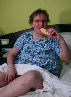 This Big Mature Lady Loves To Play With Herself