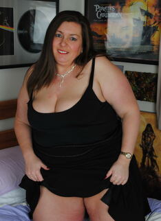 This Big Mature Lady Loves To Get Dirty