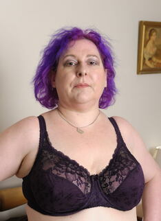 Punky Mature With Nice Saggies