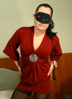 Masked Mature Slut Getting Wet Just For You