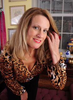 Horny American Housewife Playing With Her Pussy