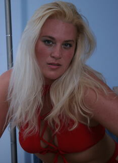 Blonde Housewife And Her Dildo