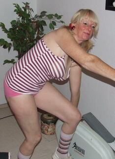 Mature Slut Working The Hometrainer Naked