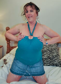 Huge Breasted Mature Slut Getting Wet