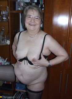 Naughty Mature Slut Playing With Her Self