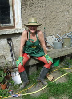 Naughty Housewife Getting Horny In The Garden