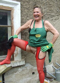 Naughty Housewife Getting Horny In The Garden