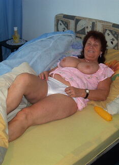 This Mature Slut Loves To Play Alone