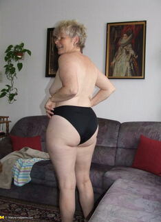Naughty Older Lady Showing Off Her Naked Body