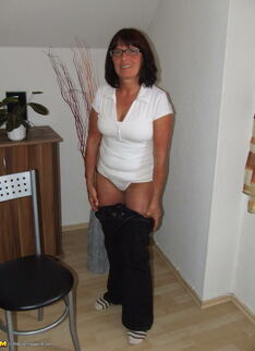 This Naughty Mama Loves To Get Naked