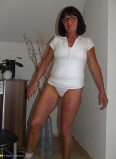 This Naughty Mama Loves To Get Naked